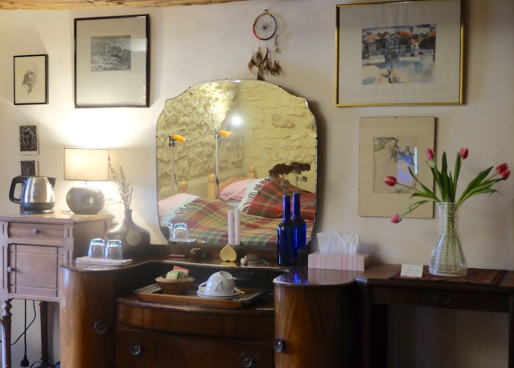 Vegetarian Bed and Breakfast En-Suite, UTLT Cellefrouin, Charente