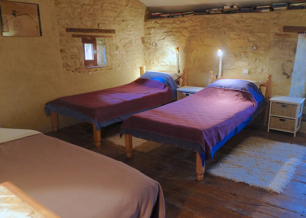 Vegetarian Bed and Breakfast En-Suite, UTLT Cellefrouin, Charente