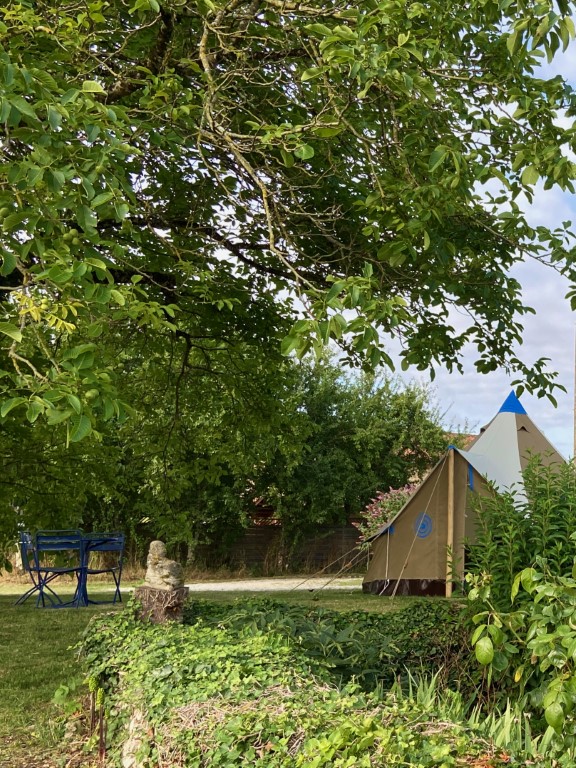 Rustic Ensuite Accommodation, Cellefrouin, Charente