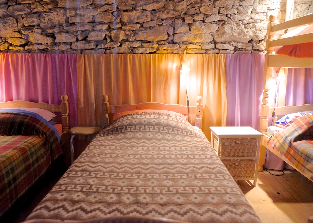 UTLT Budget Barn Accomodation, Cellefrouin, Charente