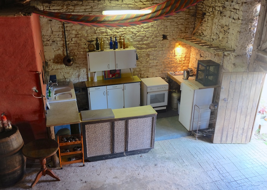 UTLT Budget Accommodation in a Barn, Cellefrouin, Charente