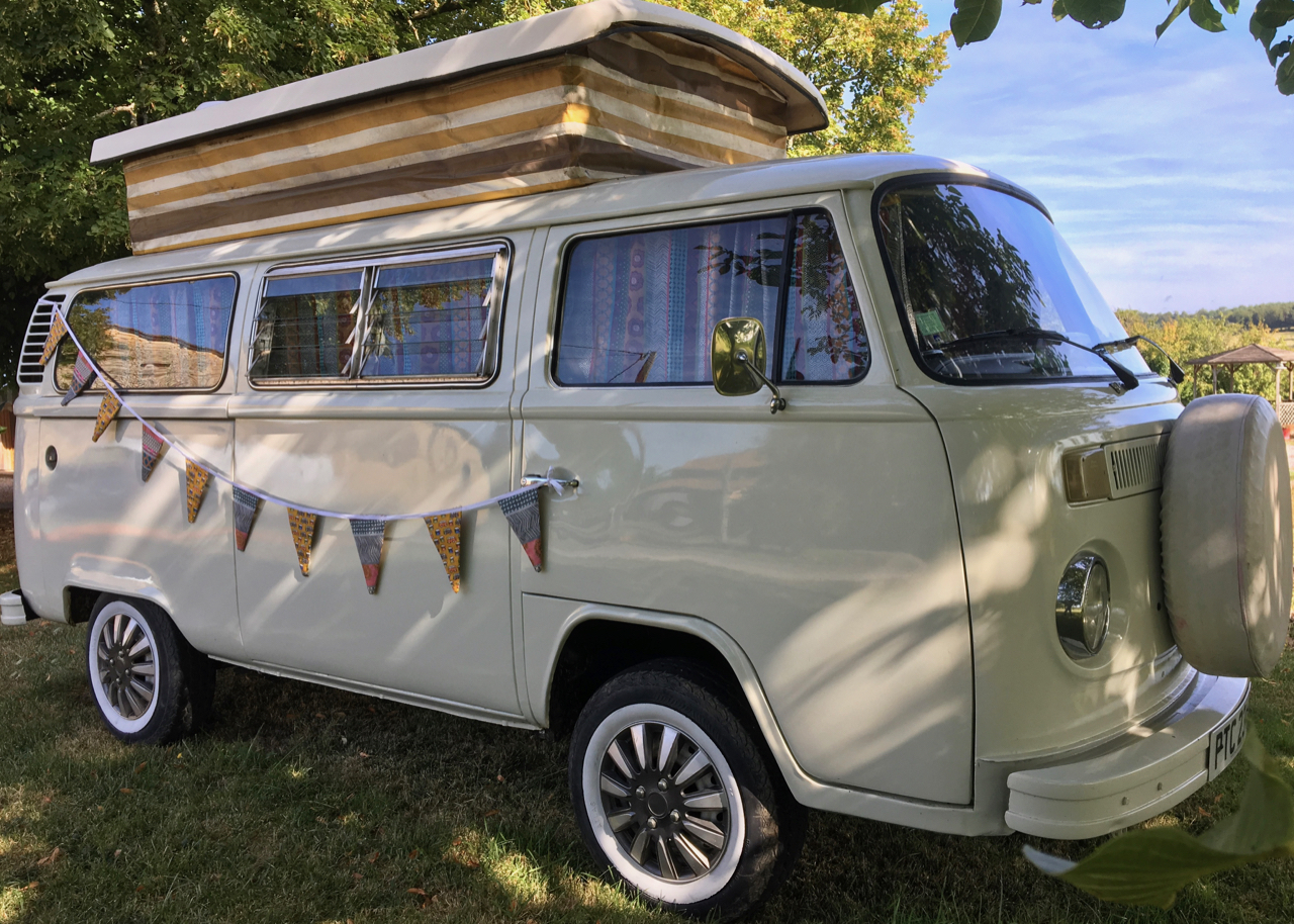 UTLT Vintage VW Kombi Camper Van Accommodation, Cellefrouin, Charente