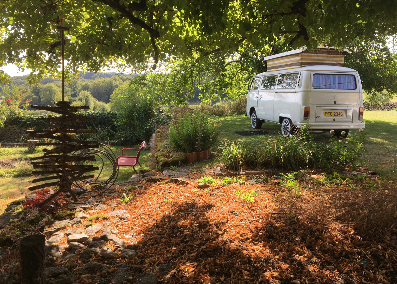 UTLT Vintage VW Kombi Accommodation, Cellefrouin, Poitou-Charente