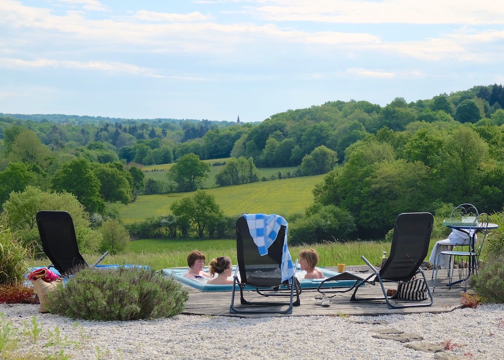 Under The Lime Tree Hot Tub, Charente