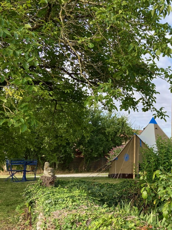 Bell Tent Accommodation, Cellefrouin, Charente