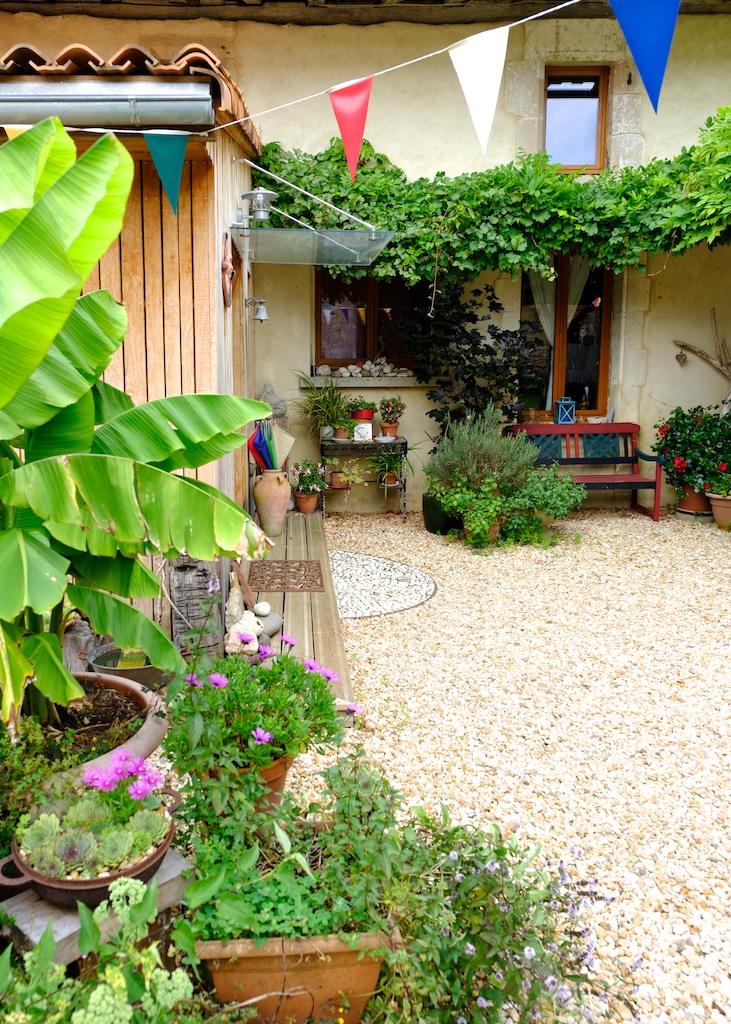Vegetarian Bed and Breakfast, Charente, South West France