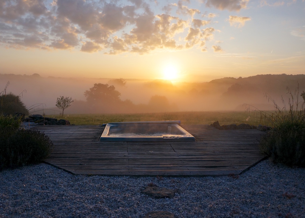 UTLT Hot Tub and Terrace Cellefrouin, Charente