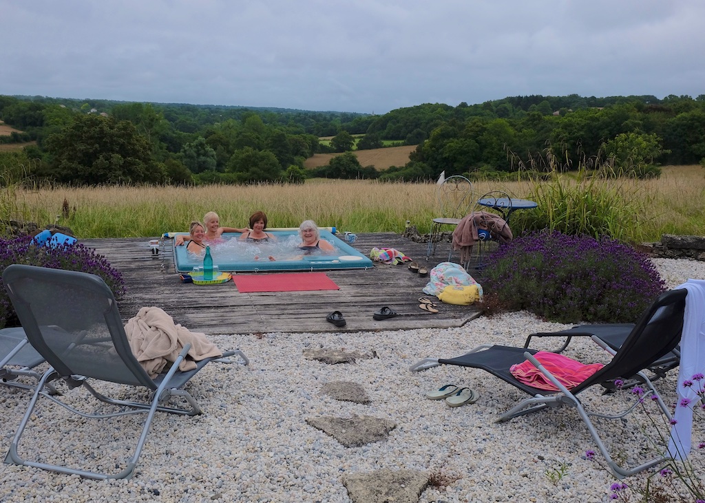 Hot Tub Celebrations, Cellefrouin, Charente