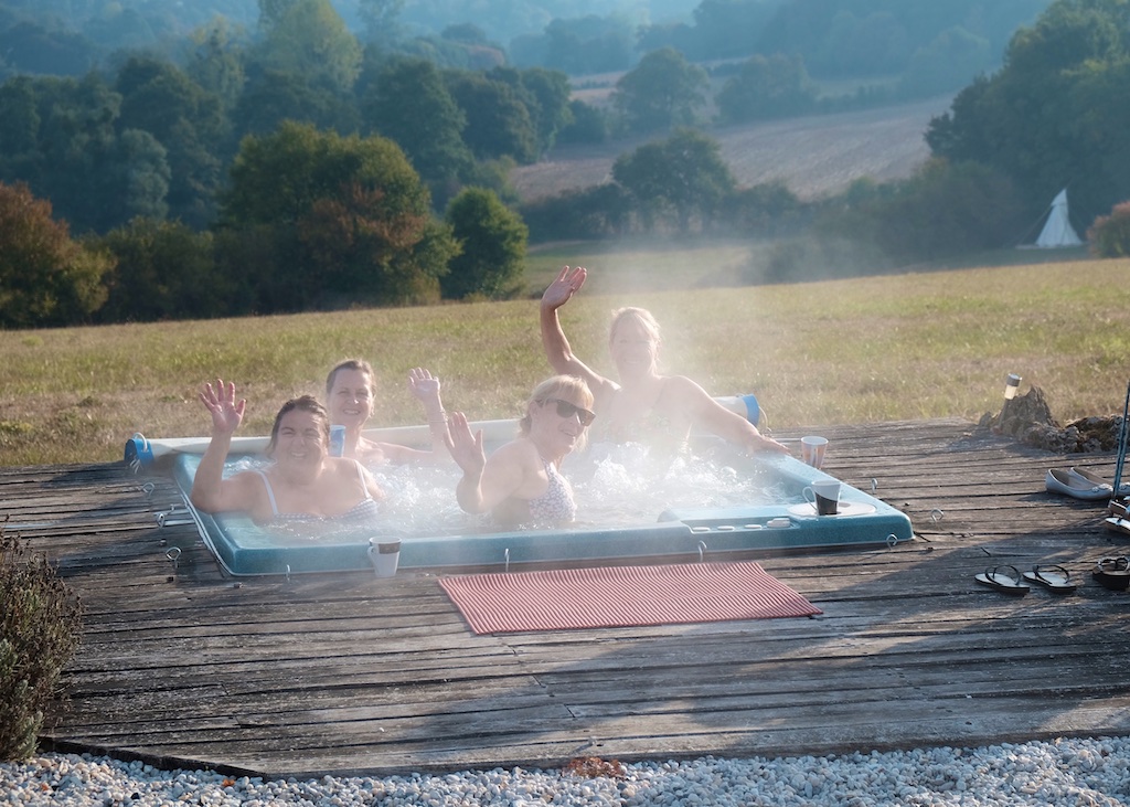 Hot Tub Spa Nights, Cellefrouin, Charente
