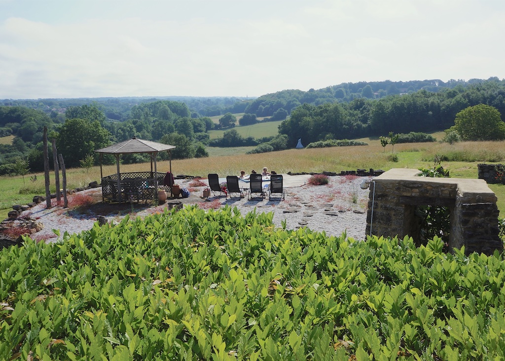 Hot Tub Terrace and Views, Cellefrouin, Charente